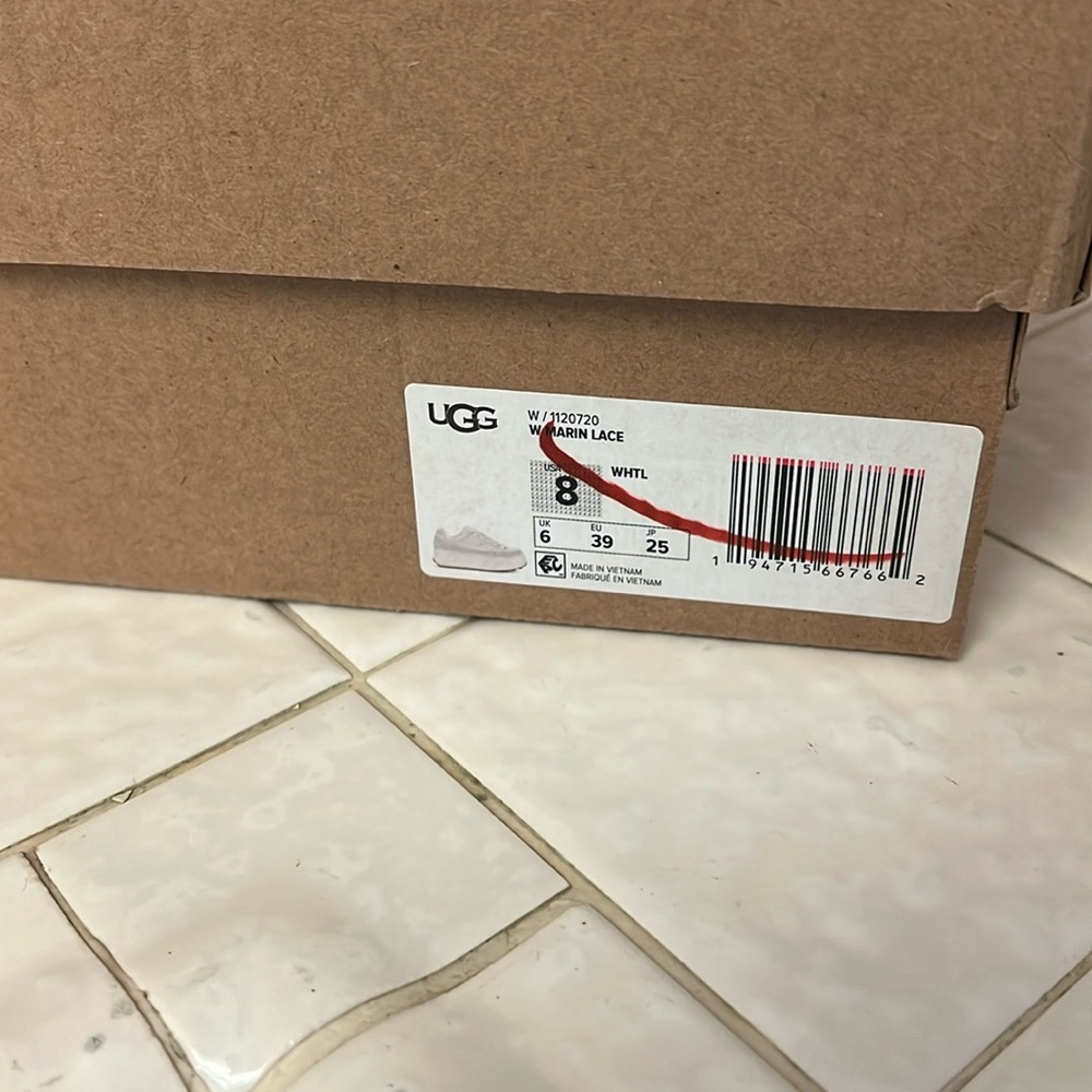Ugg Marin Lace Sneakers
BRAND NEW